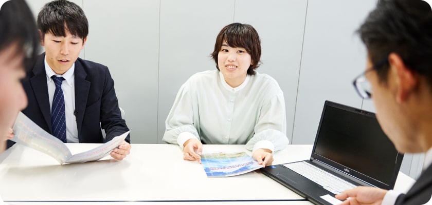 東海リースで働く女性社員