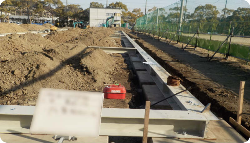 4.H鋼基礎梁をフーチングコンクリート盤に設置➁